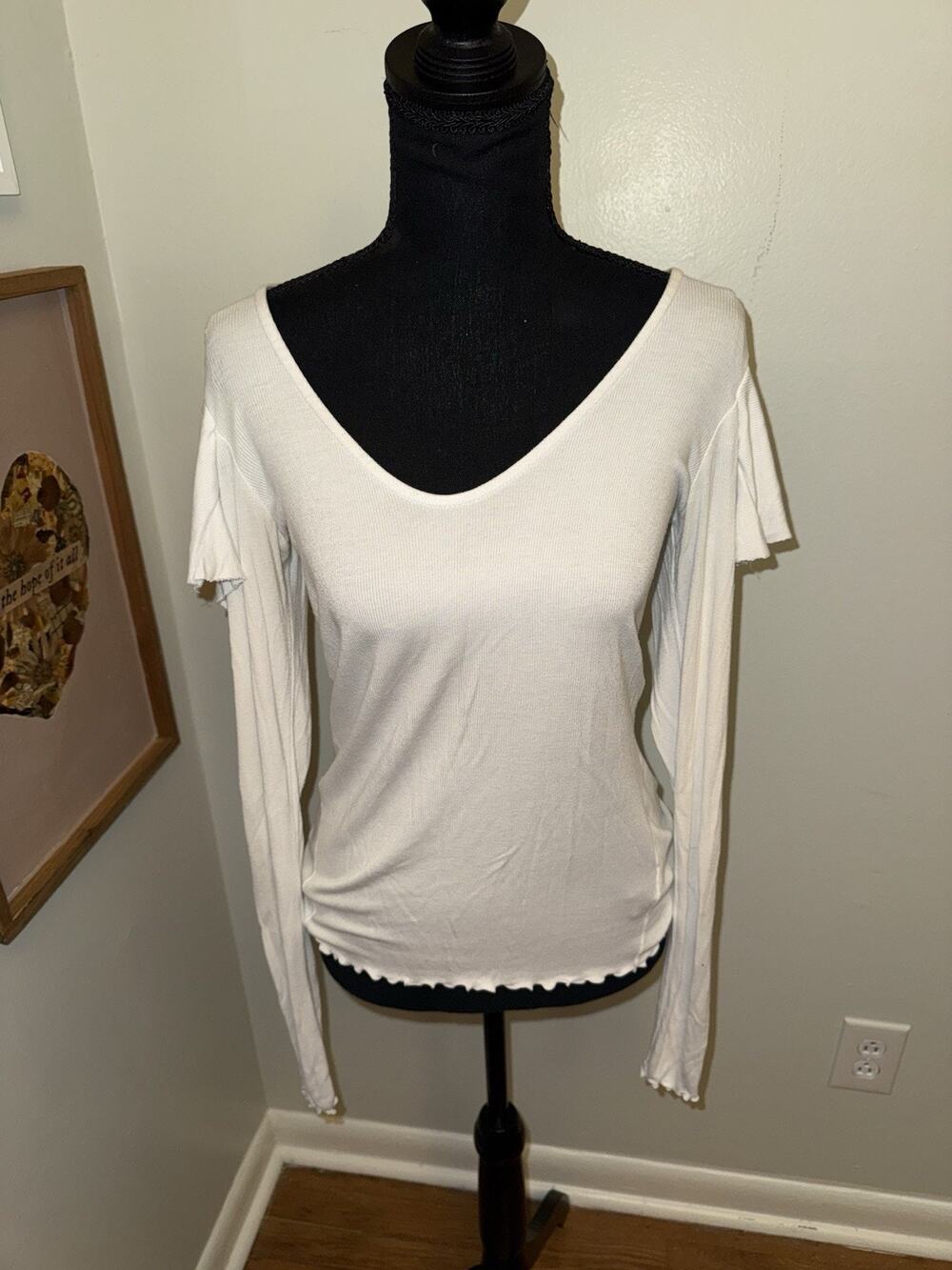 We The Free Womens Blouse White Long Sleeve V Neck Ruffle Stretch Long Sleeve Sm